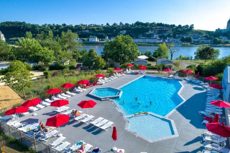 Family-friendly wonderful camping with BBQ, heated pool & terrace | Pets are welcome in Saumur