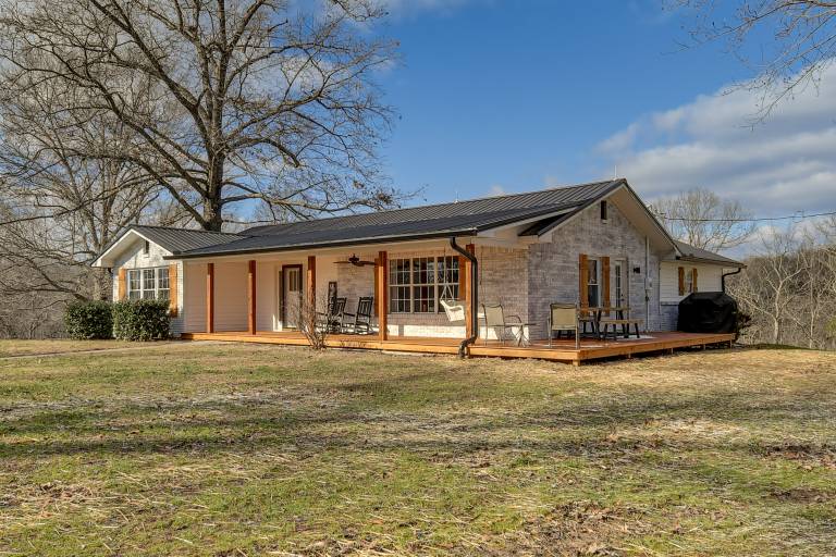 Country Setting w/ Modern Feel! Group Stay in Waco — photo 2