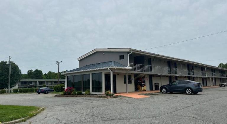 Bravo Inn Greensboro — photo 4
