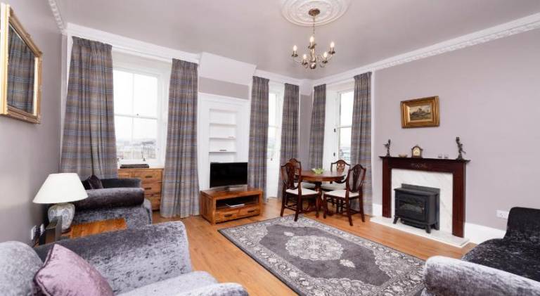 Apartment | Next to Edinburgh Castle in Edinburgh