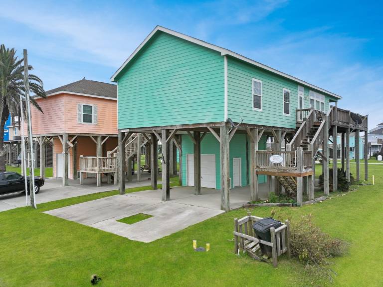House with garden in Bolivar, TX