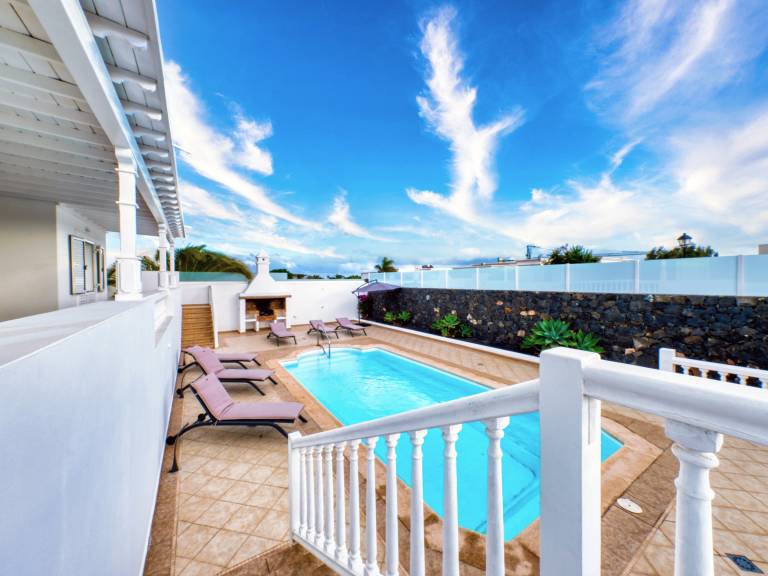 Villa with private pool, garden & barbeque in Yaiza