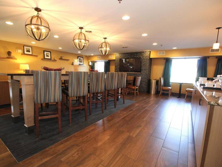 Hampton Inn Sandusky-Central — photo 3