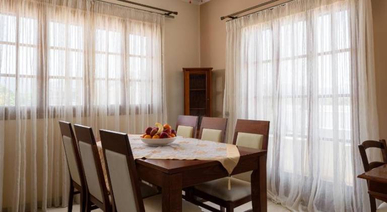Fully equipped lovely rental apartment with terrace & garden | Suitable for remote work | Pets allowed — photo 4