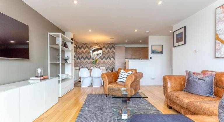 Holiday apartment with patio | Next to George Square — photo 4
