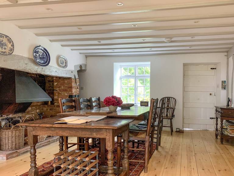 Cottage with yard — photo 4