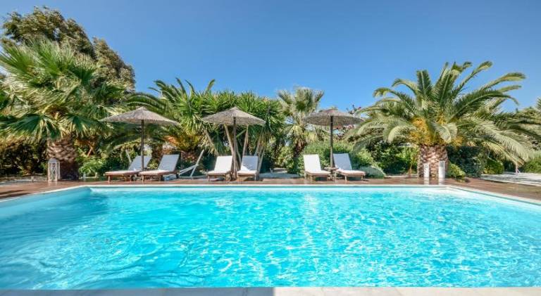 Serviced apartment with terrace, yard & BBQ in Naxos