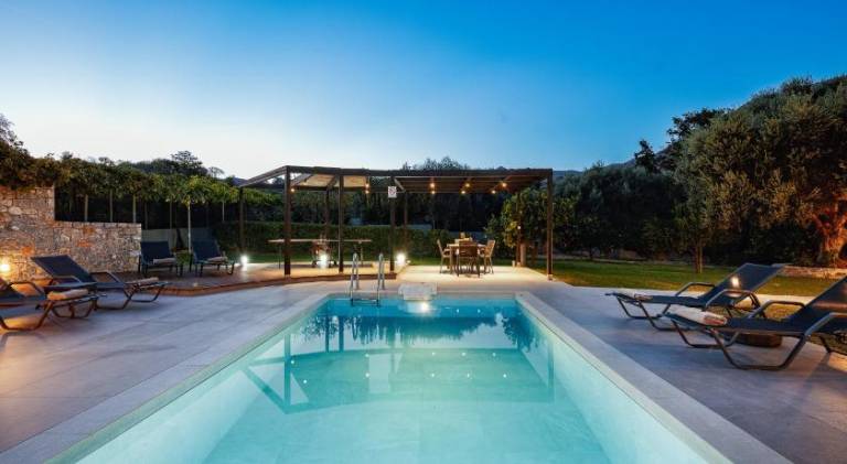 Fully equipped charming villa with terrace, grill & private pool | Dogs allowed in Rethymno