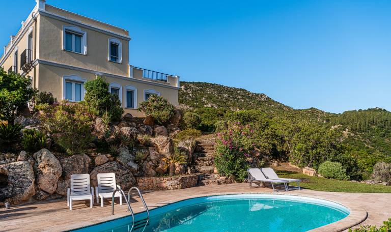 Villa with BBQ, pool & yard | Garden view | Suitable for remote work — photo 5
