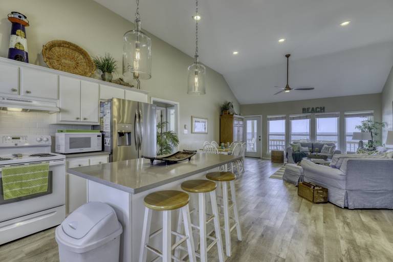 Beach Music - 100-A Shell Ct — photo 5