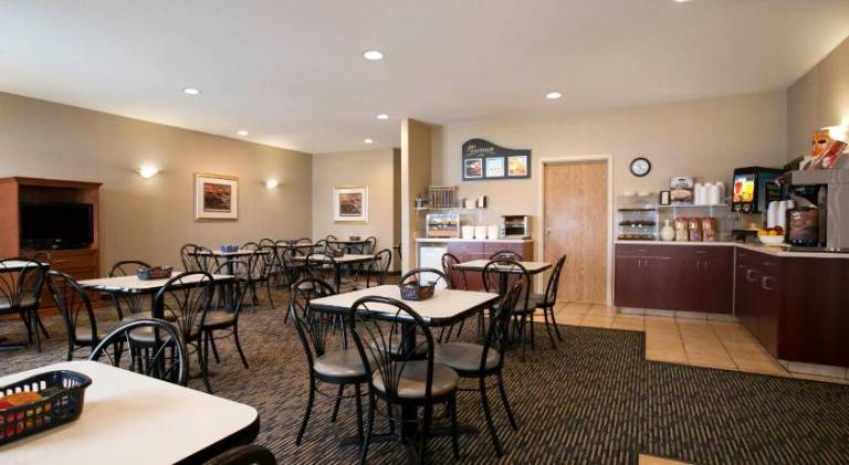 Days Inn by Wyndham Moose Jaw — photo 3