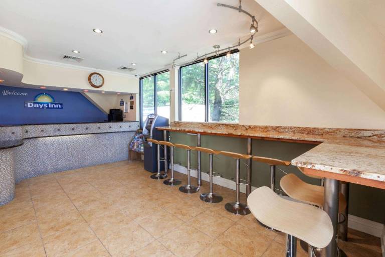 Days Inn by Wyndham Nanuet / Spring Valley — photo 3