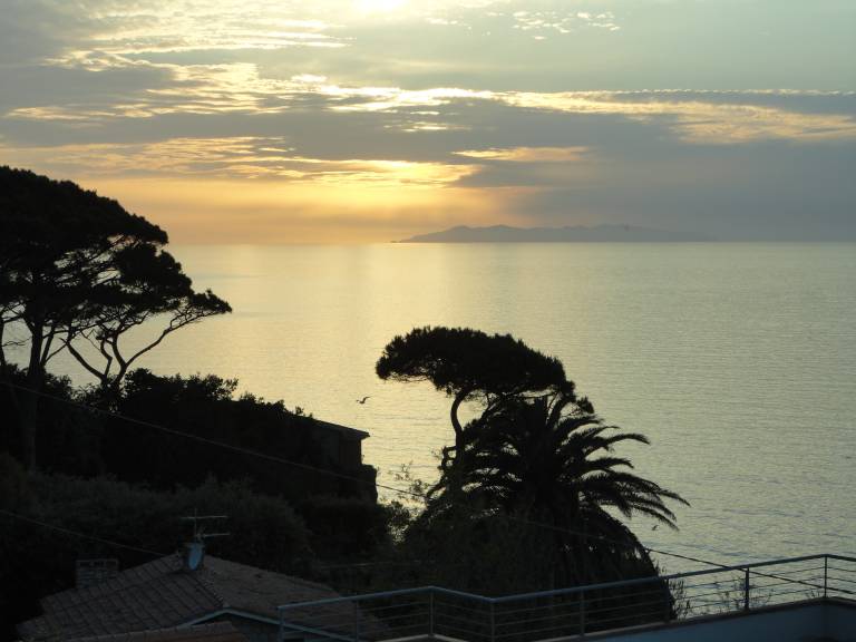 Wonderful holiday apartment with grill | Beach nearby | Pet-friendly in Portoferraio