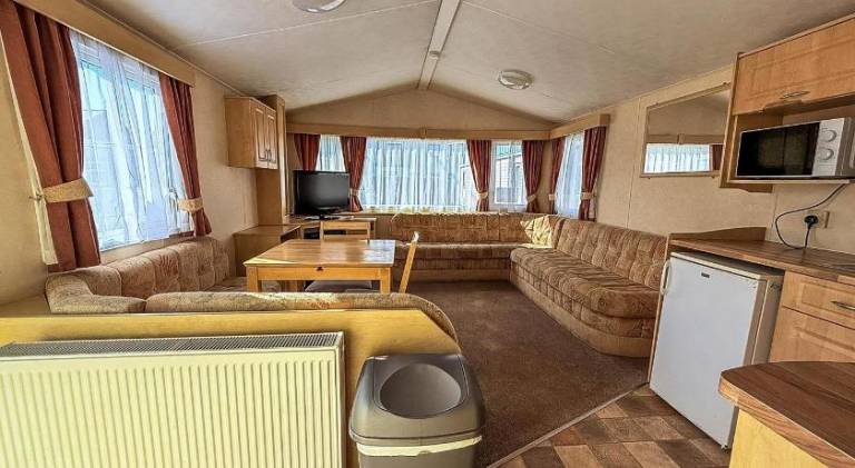 6 Berth Pet Friendly Static Caravan By Hunstanton Beach Ref 13011L — photo 3