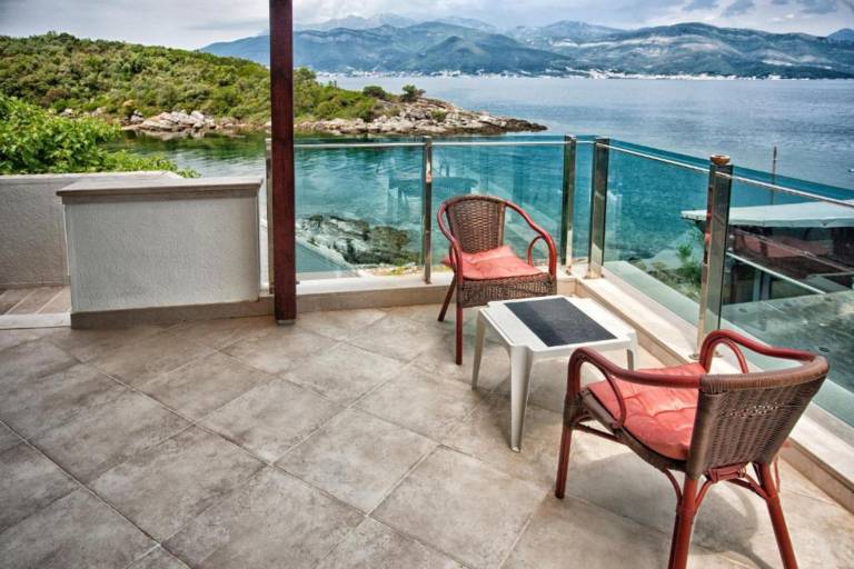Ground floor apartment, private beach and seaview — photo 4