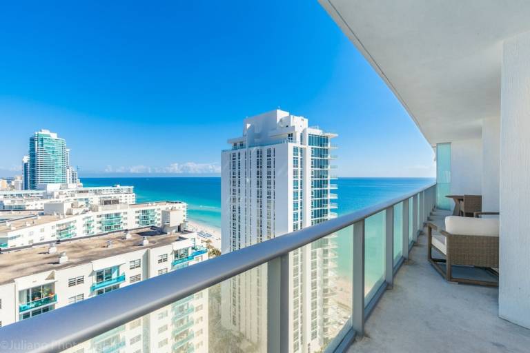 Resort Hallandale Beach