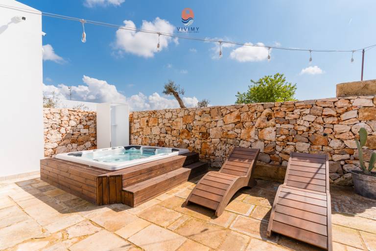 House with BBQ, terrace & jacuzzi — photo 5