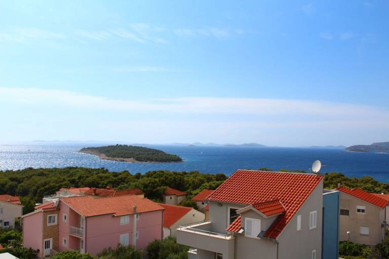 Wonderful rental apartment with patio | Sea view | Pet-friendly — photo 2