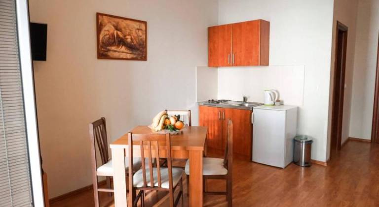 Serviced apartment with garden & patio | Suitable for remote work — photo 5