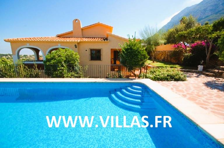 Villa with grill, terrace & yard | City view in Denia