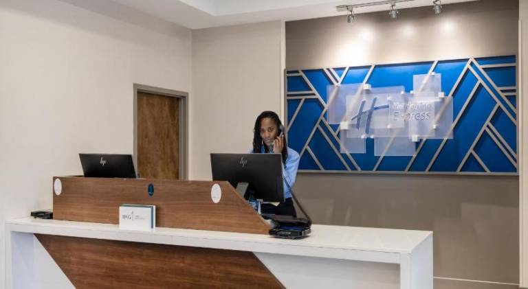 Holiday Inn Express & Suites Greensboro - (I-40 @ Wendover) By IHG — photo 3
