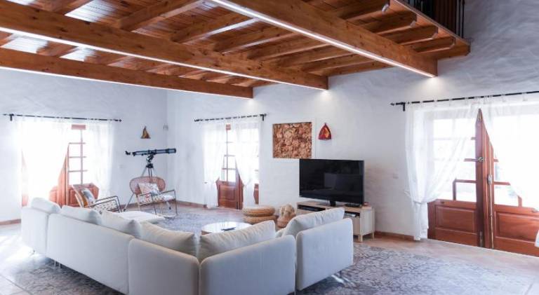 Fully equipped wonderful villa with garden, patio & private pool | Pet-friendly — photo 2