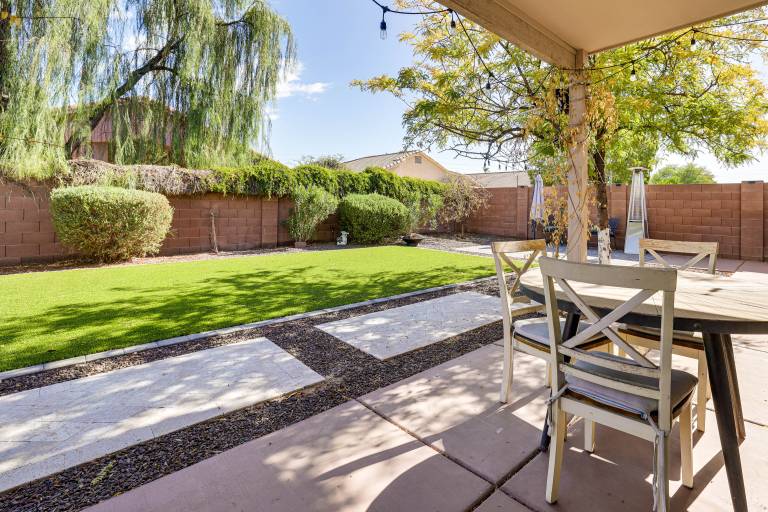 Spacious Family Home w Yard Near Arizona Mills