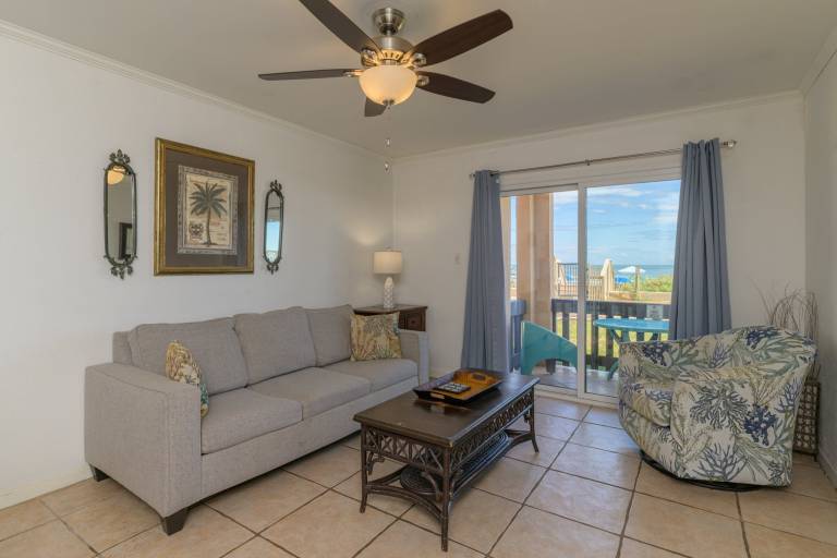 Fully equipped wonderful condo with grill & heated pool | Beach nearby | Dogs allowed — photo 3