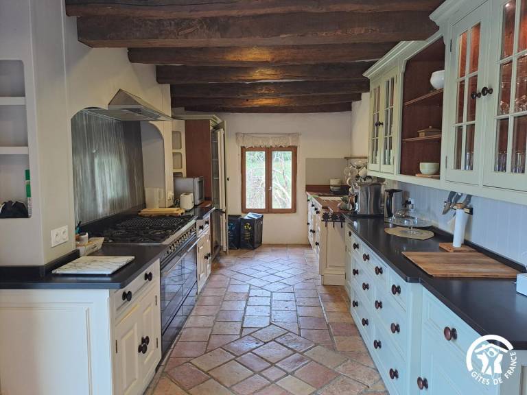 Fully equipped ample gite with barbecue, terrace & garden | Dogs allowed — photo 4