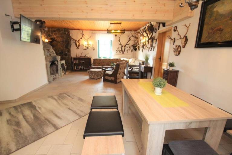 Vacation home with barbecue, patio & pool | Pets allowed — photo 3