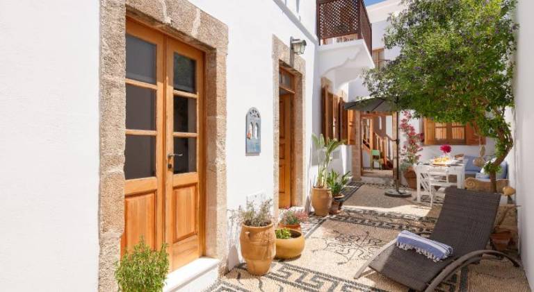 Fully equipped beautiful villa with patio | Beach nearby | Suitable for remote work | Pets allowed in Rhodes