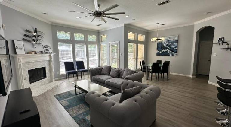 Nice vacation home | Pets allowed in Garland, TX