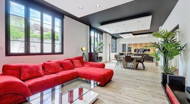 LOFT Terrasse avec SPA proche centre historique in Montlucon