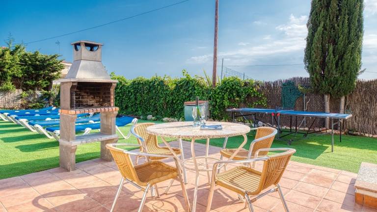 Villa with private pool, garden & barbeque | Garden view — photo 4