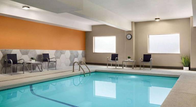 La Quinta Inn & Suites by Wyndham Salem OR — photo 4
