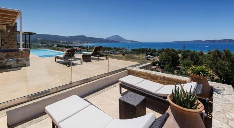 Villa with pool — photo 2