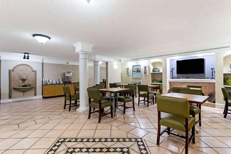 La Quinta Inn by Wyndham Denver Northglenn — photo 4