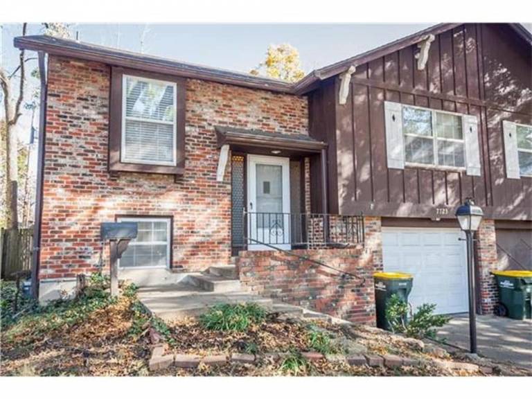 House  Cedar Crest