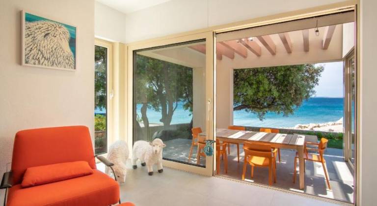 Villa with patio, hot tub & yard | Perfect for remote work — photo 2