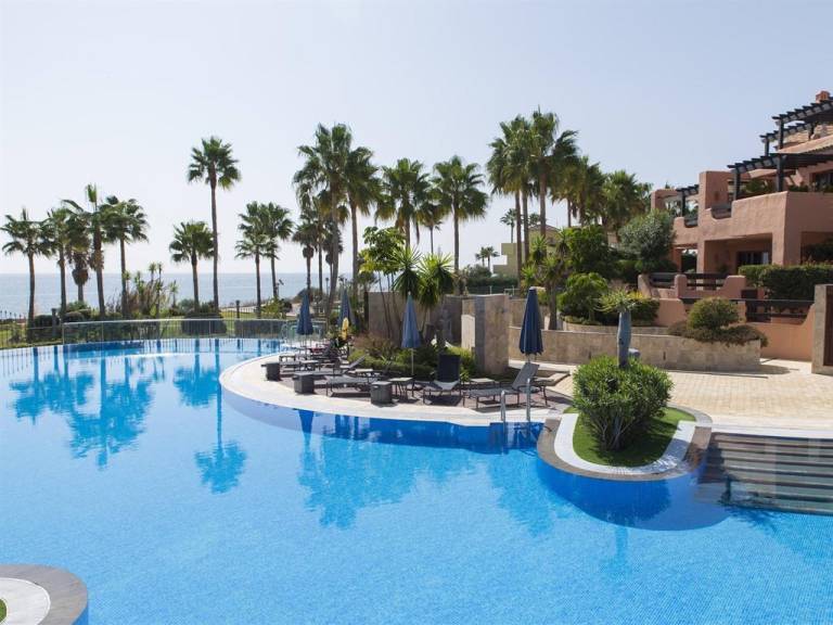 Rental apartment with sauna, terrace & pool | Suitable for remote work in Estepona