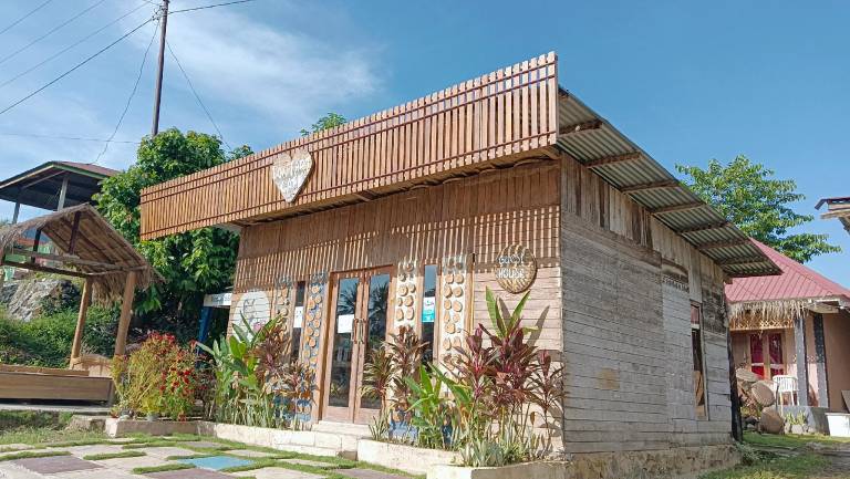 House  Nggorang