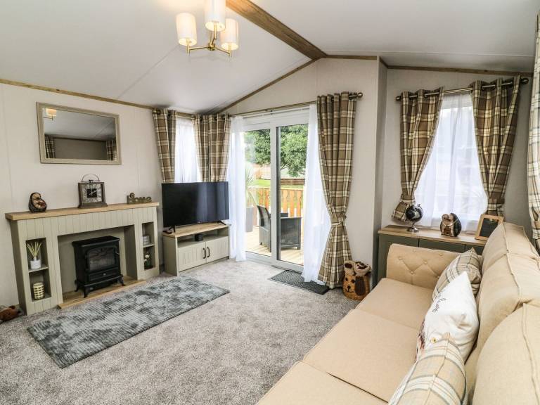 Children-friendly pleasant cottage with yard & pool | Pets allowed — photo 4