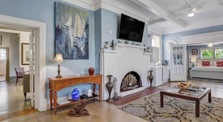 Holiday apartment with 2 rooms for 8 persons in Savannah, GA