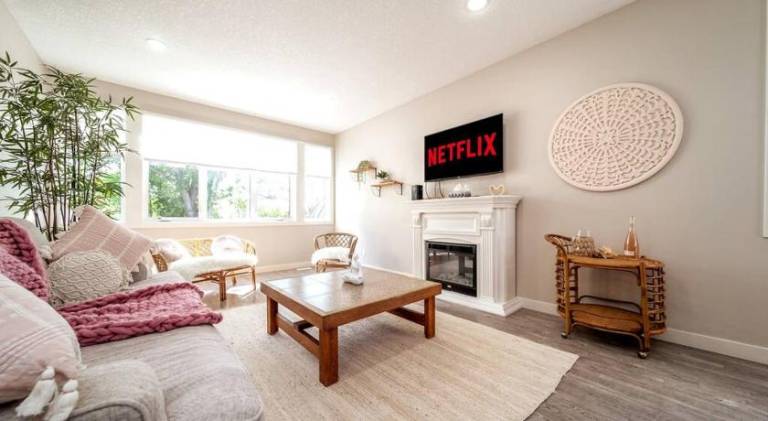 House with 3 rooms for 8 persons in Edmonton, AB