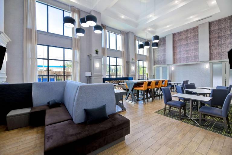 Hampton Inn & Suites Nacogdoches — photo 4
