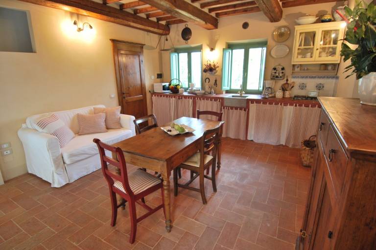 Cottage with barbeque, private pool & yard | Nature view — photo 2