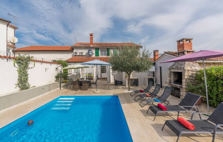 Fully equipped beautiful vacation home with private pool, patio & barbeque | Pets are welcome — photo 3