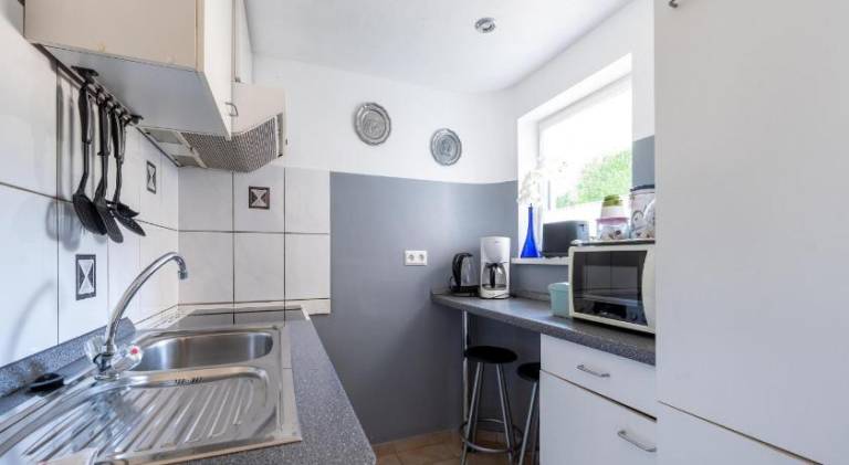 Holiday apartment with terrace, garden & barbecue — photo 3