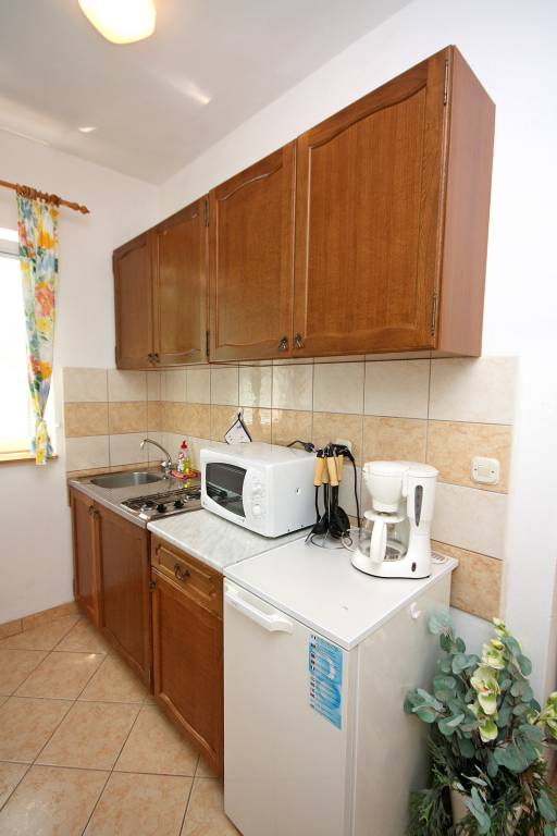 One bedroom apartment near beach Barbat, Rab (A-4967-a) — photo 4