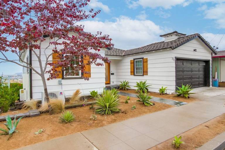 House  Mission Hills